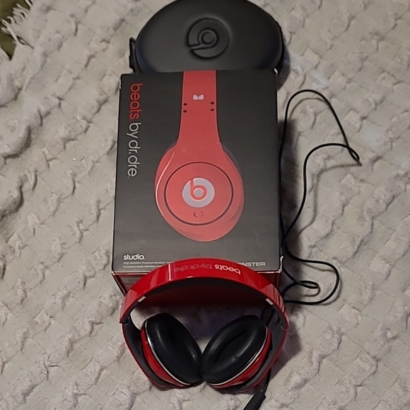 Beats by Dre Studio Headphones - Red